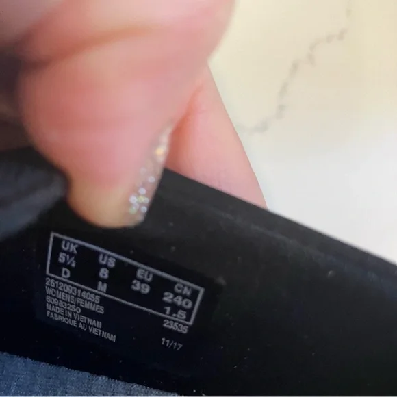 NEW! Clarks Shoes Cloudsteppers Slip On Black Leather Round Toe Loafers 8M - Picture 11 of 11